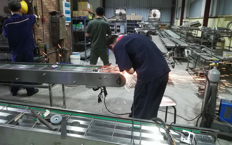 पीएलसी नियंत्रण प्रणाली स्वचालित टार्ट शेल मशीन 380V/220V फास्ट प्रोडक्शन के लिए