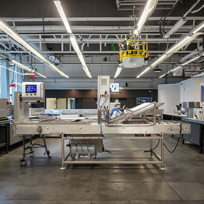 आइसक्रीम शंकु उत्पादन लाइन के लिए स्वचालित शंकु आस्तीन उपकरण सेवा के बाद वीडियो तकनीकी सहायता